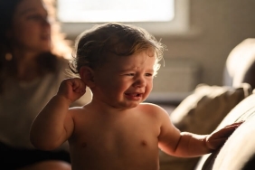 Çocuğunuz Kulağını Sık Çekiştiriyorsa Mesajı Alın